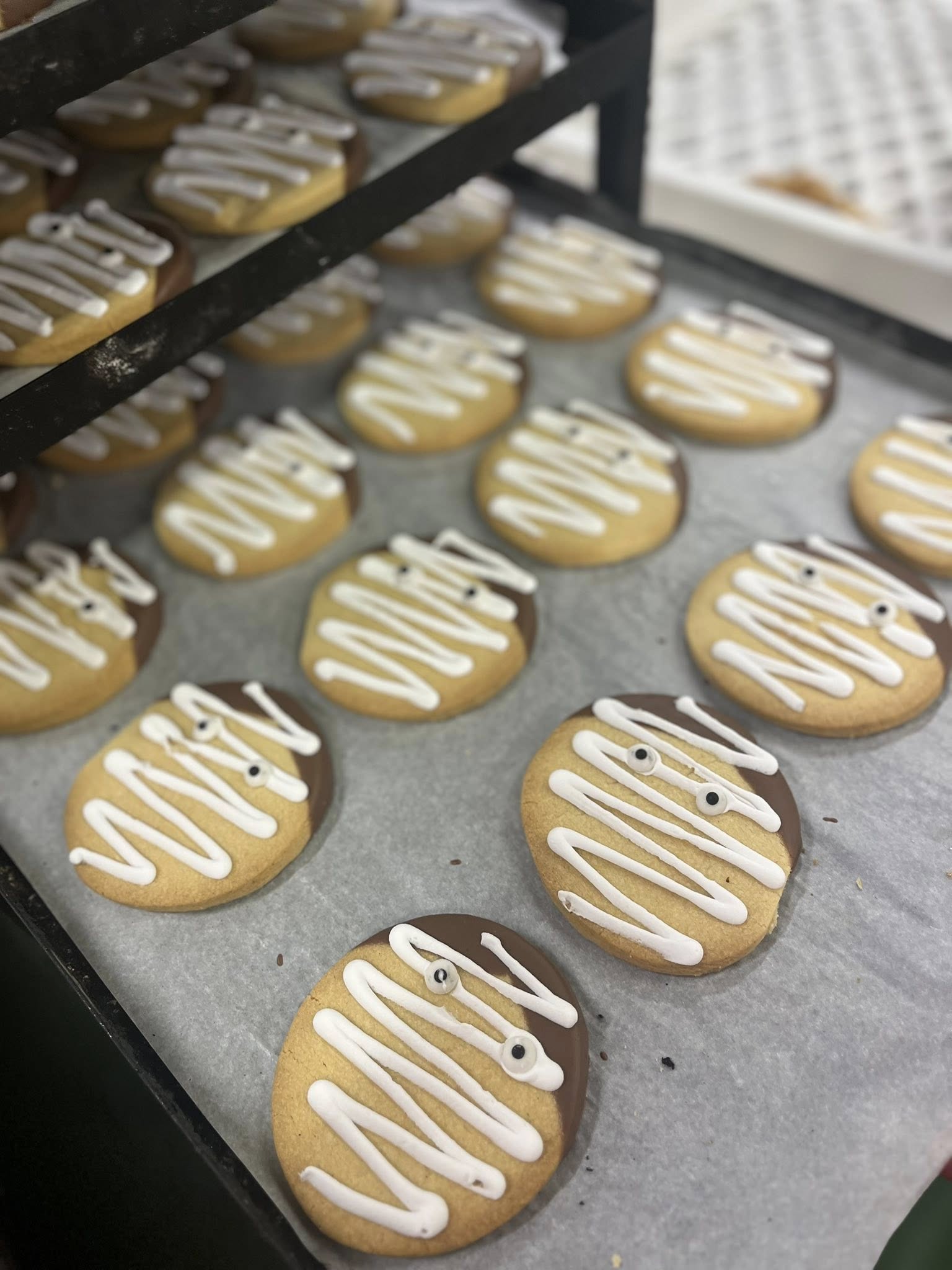 Halloween Shortbread Mummy