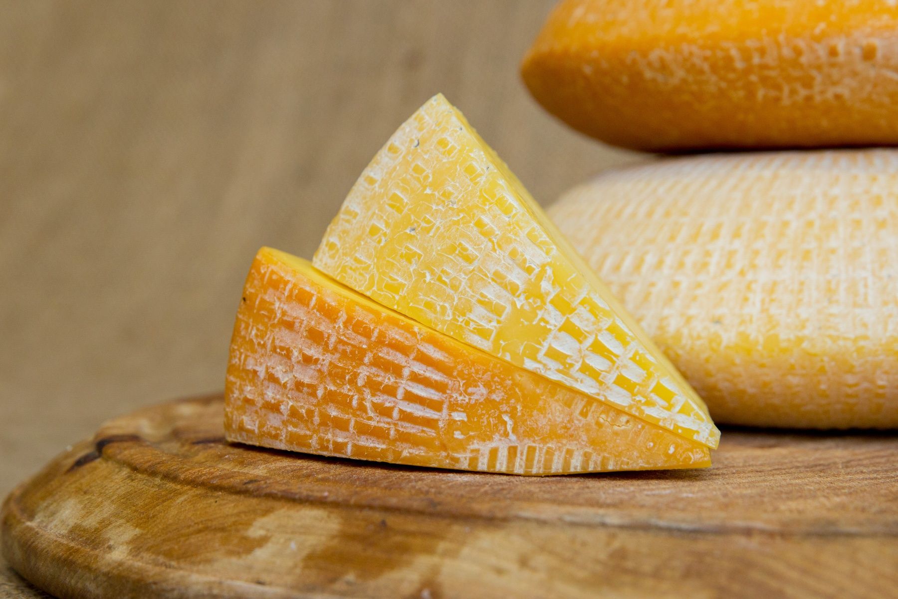 Image of Organic Ashdown Foresters Smoked Cheese: High Weald Dairy (150g)