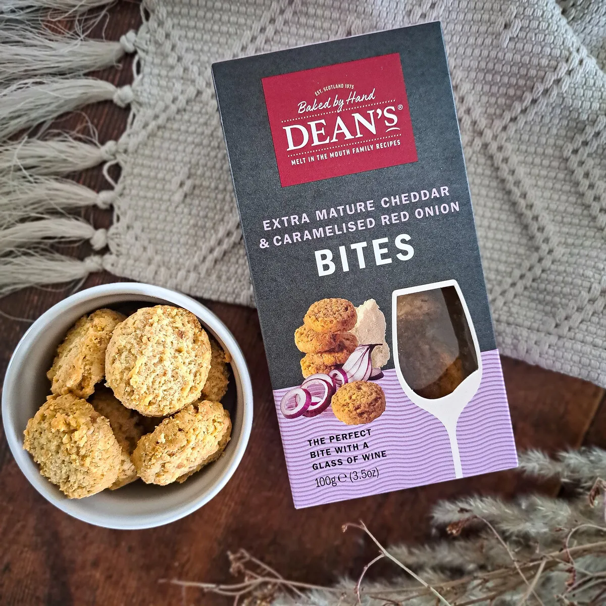 Image of Dean's Extra Mature Cheddar & Caramelised Red Onion Bites: 100g