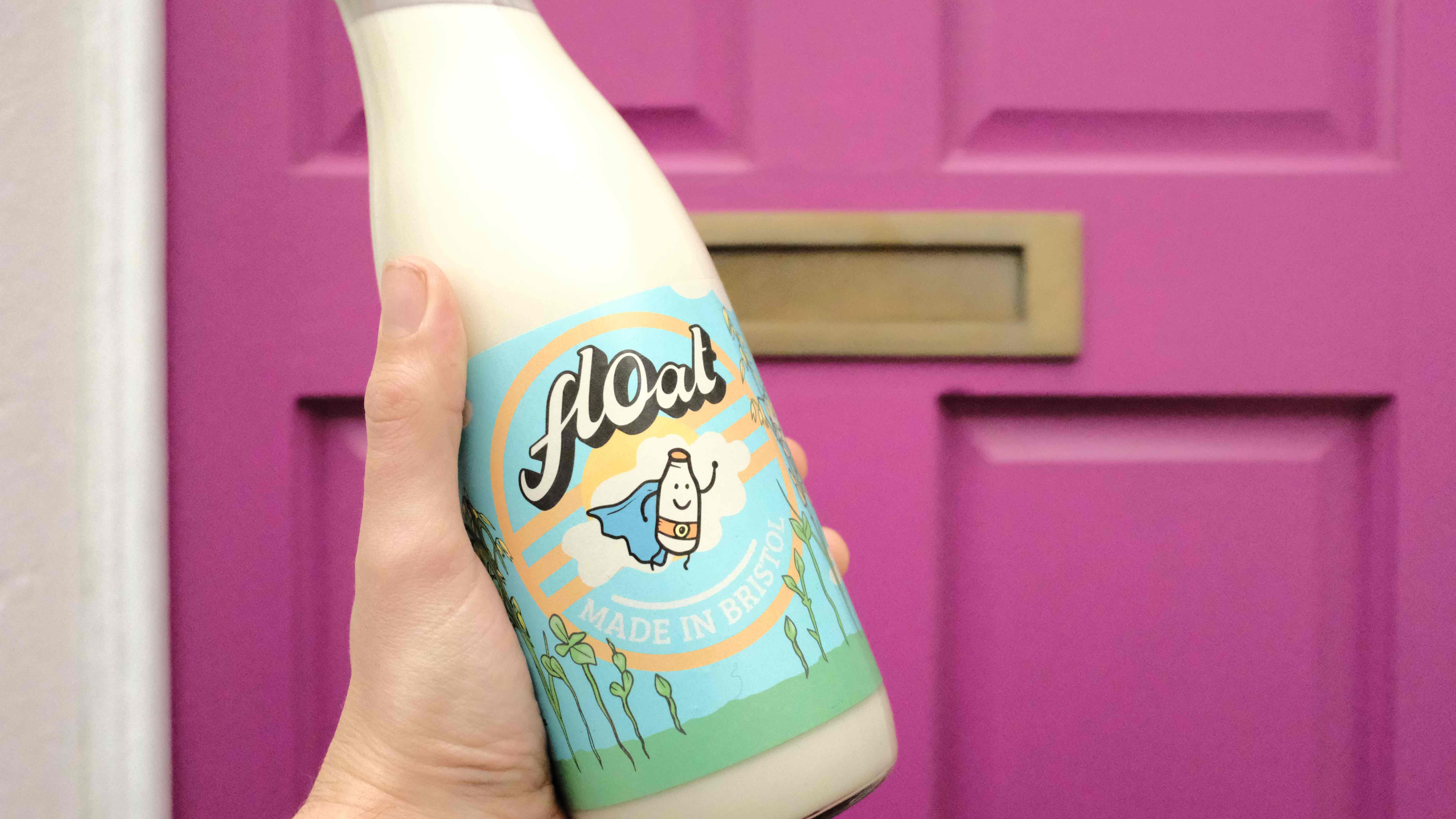 Image of Oat Milk 'Chocofloat' (in Glass)